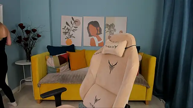 SweetyLicky online show from November 2025 04:21:02 PM