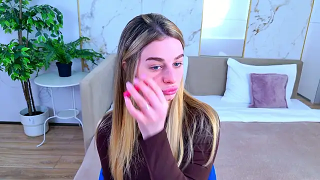 SweetyLicky online show from March 2026 04:11:01 PM