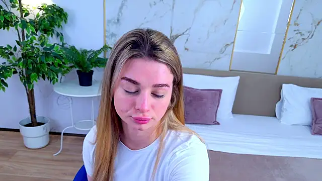 SweetyLicky online show from March 2026 04:08:01 PM