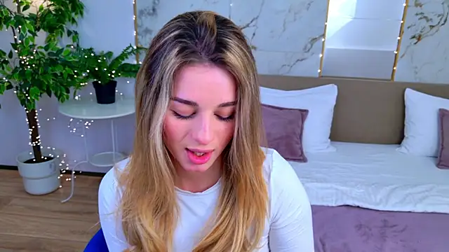 SweetyLicky online show from April 2026 07:07:02 PM