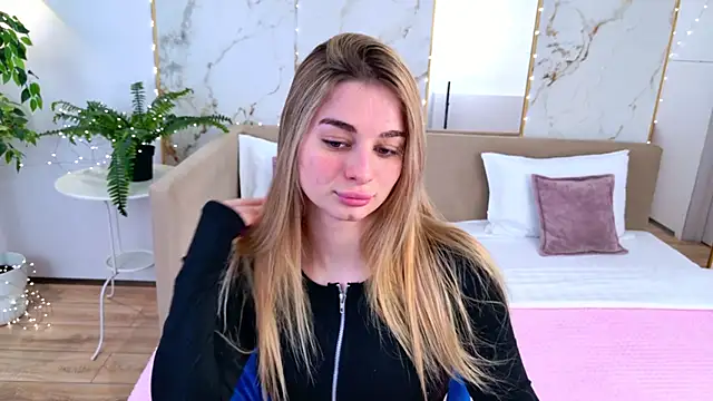 SweetyLicky online show from May 2026 04:07:02 PM