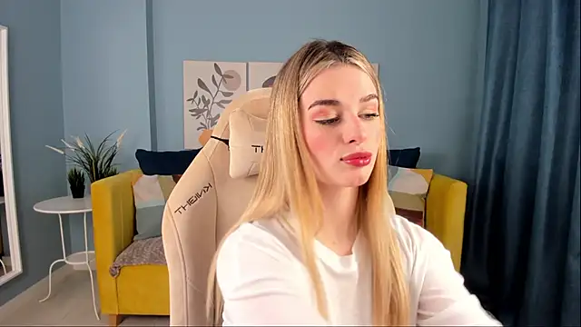 SweetyLicky online show from November 2025 04:10:02 PM