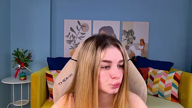 Snapshot of SweetyLicky chatting on January 2026 04:13:02 PM SweetyLicky online show from January 2026 04:13:02 PM