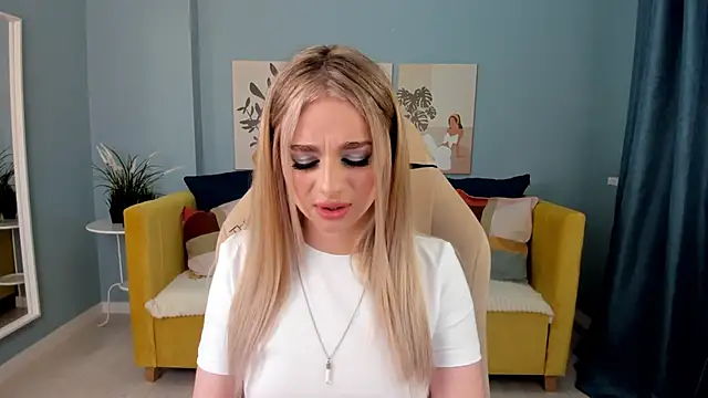 SweetyLicky online show from September 2025 04:14:02 PM