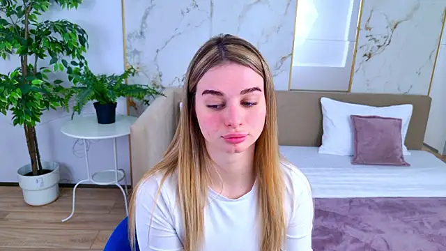 Snapshot of SweetyLicky chatting on February 2026 04:07:02 PM SweetyLicky online show from February 2026 04:07:02 PM