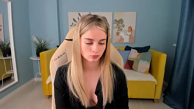 SweetyLicky online show from September 2025 04:24:02 PM