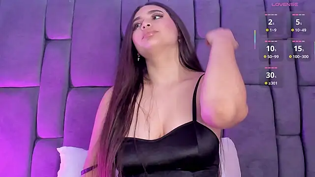 LeylaWoods online show from September 2025 01:01:01 AM