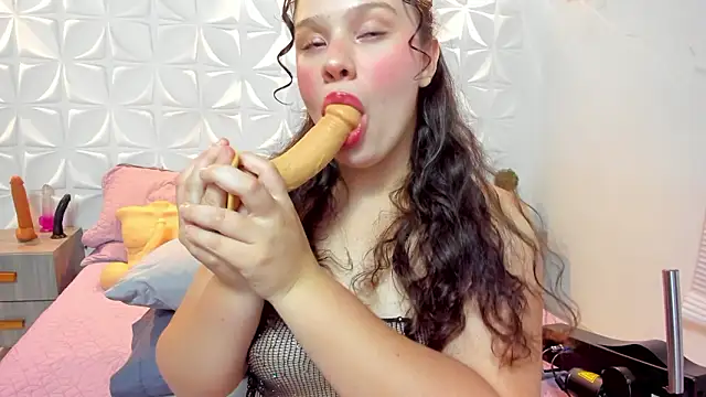 salem cute online show from February 2026 07:45:02 PM