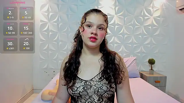 salem cute online show from February 2026 10:09:01 PM