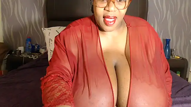 Snapshot of BoobsQueen46K chatting on June 2026 02:33:02 PM BoobsQueen46K online show from June 2026 02:33:02 PM