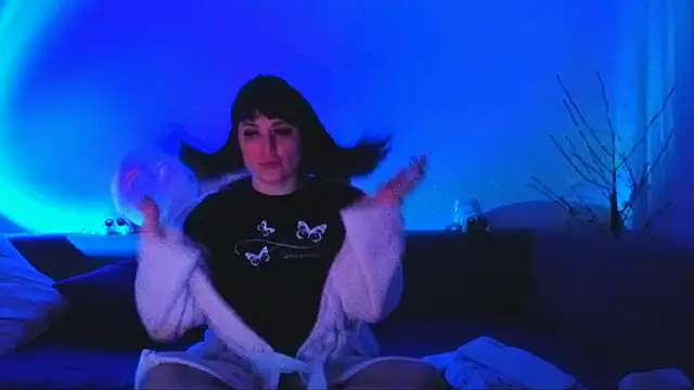 Bella Hillss online show from February 2026 07:47:02 PM