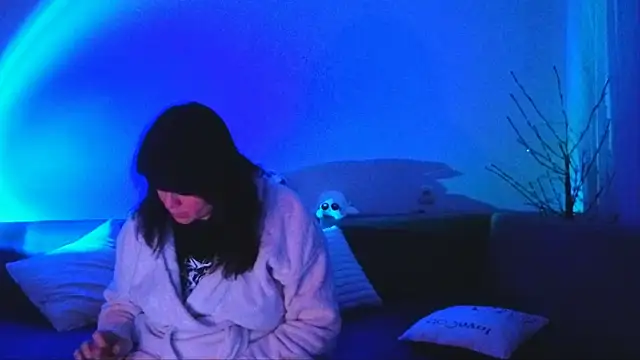 Bella Hillss online show from February 2026 07:12:01 PM