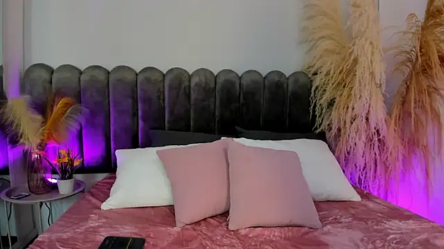 Snapshot of Viollet_xoxo chatting on September 2025 07:51:02 PM Viollet xoxo online show from September 2025 07:51:02 PM