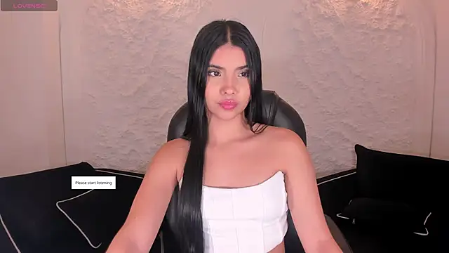 MiaLaurence online show from April 2026 07:29:01 PM