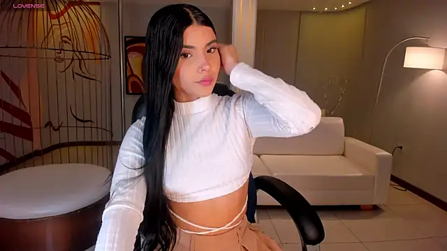 MiaLaurence online show from January 2026 07:21:01 PM