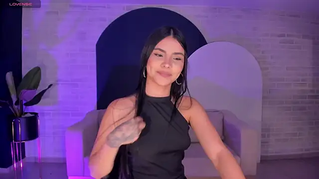 MiaLaurence online show from February 2026 07:25:01 PM