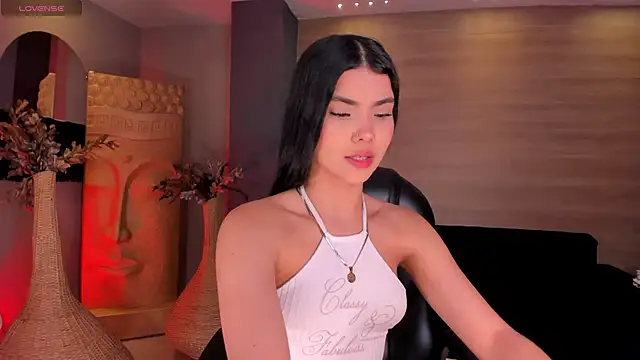 MiaLaurence online show from January 2026 07:29:02 PM