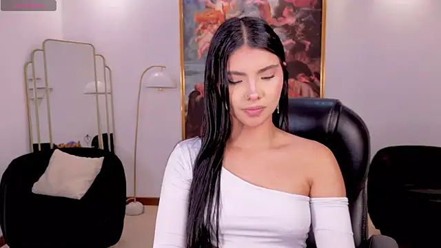 MiaLaurence online show from May 2026 06:59:01 PM