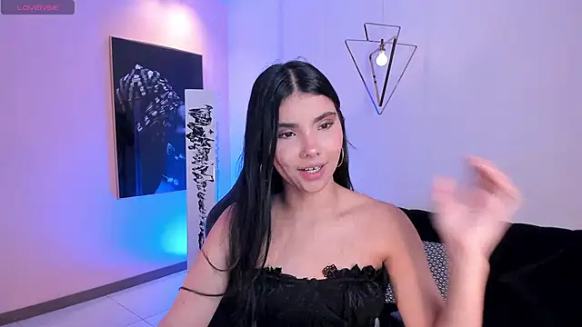 MiaLaurence online show from October 2025 07:04:02 PM