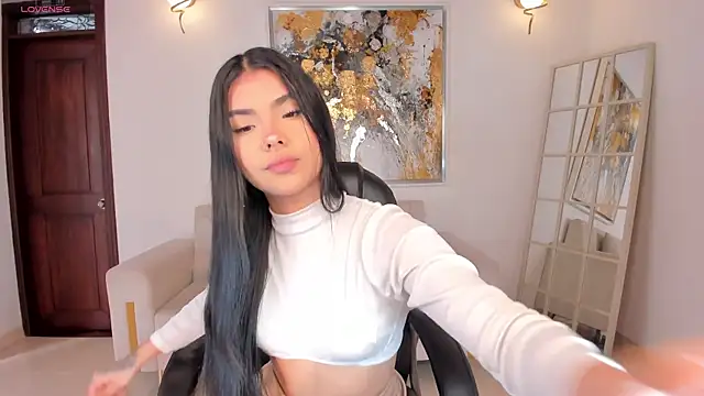 MiaLaurence online show from May 2026 05:16:02 PM