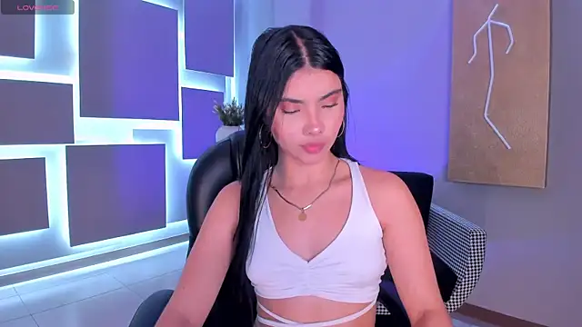 MiaLaurence online show from September 2025 07:30:01 PM