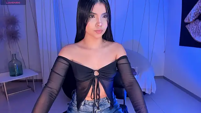 MiaLaurence online show from March 2026 12:40:02 PM