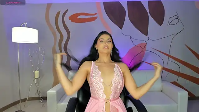 MiaLaurence online show from April 2026 08:38:01 PM