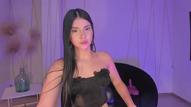 MiaLaurence online show from March 2026 11:32:01 AM