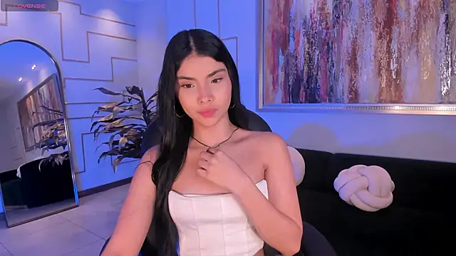 MiaLaurence online show from December 2025 07:40:02 PM