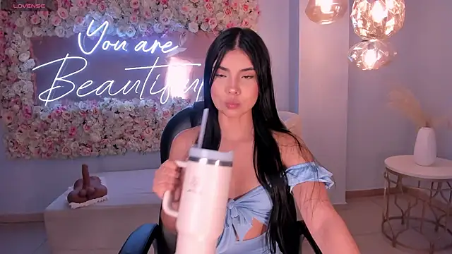 MiaLaurence online show from March 2026 07:36:02 PM