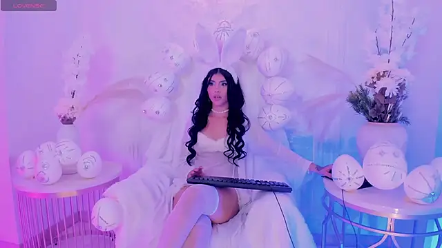 MiaLaurence online show from April 2026 09:16:01 PM