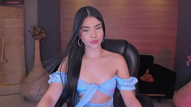 MiaLaurence online show from February 2026 07:38:01 PM