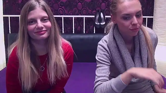 Snapshot of BlondeWitches chatting on November 2025 10:04:01 AM BlondeWitches online show from November 2025 10:04:01 AM