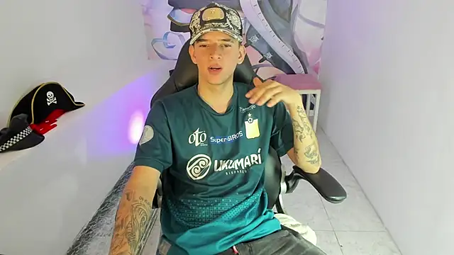 Fran Boy online show from November 2025 03:54:01 AM