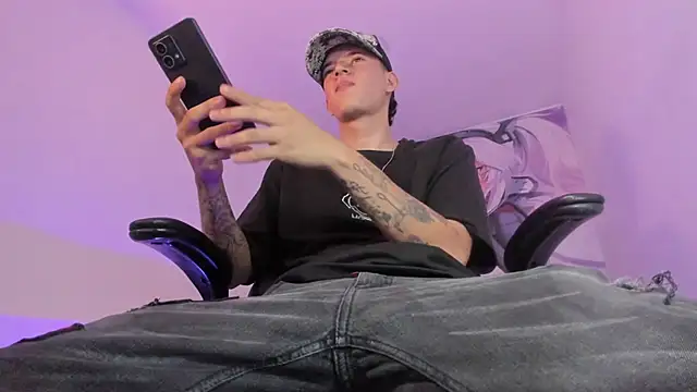 Fran Boy online show from December 2025 03:46:02 AM