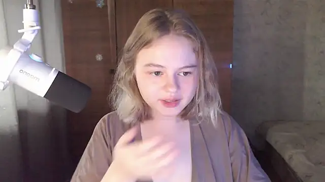 Snapshot of SlipperSherry chatting on October 2025 09:45:01 AM SlipperSherry online show from October 2025 09:45:01 AM