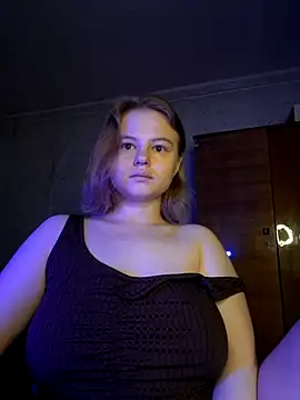 SlipperSherry online show from December 2025 05:23:01 PM