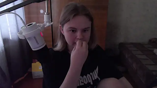 Snapshot of SlipperSherry chatting on October 2025 08:19:02 AM SlipperSherry online show from October 2025 08:19:02 AM