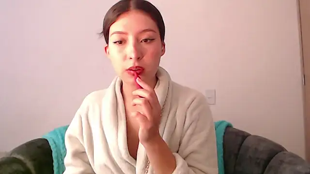 Snapshot of -Ivonny chatting on September 2025 08:27:02 PM -Ivonny online show from September 2025 08:27:02 PM