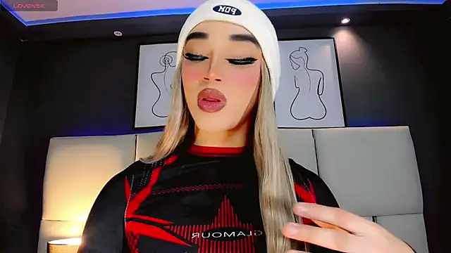 Valeriasmiithh online show from October 2025 09:01:01 PM