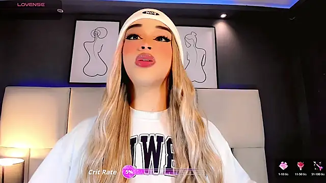 Valeriasmiithh online show from October 2025 08:31:01 PM