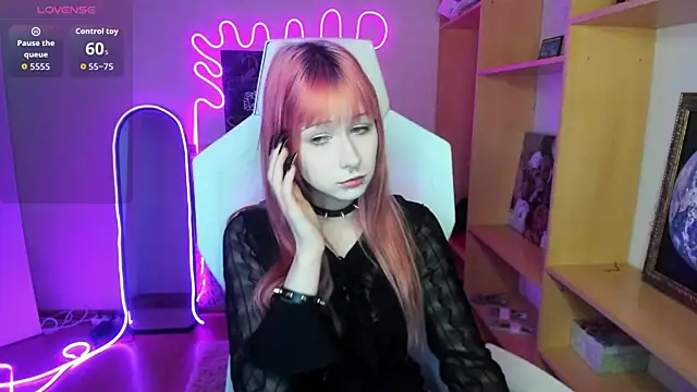 AmamiDark online show from October 2025 01:40:01 AM