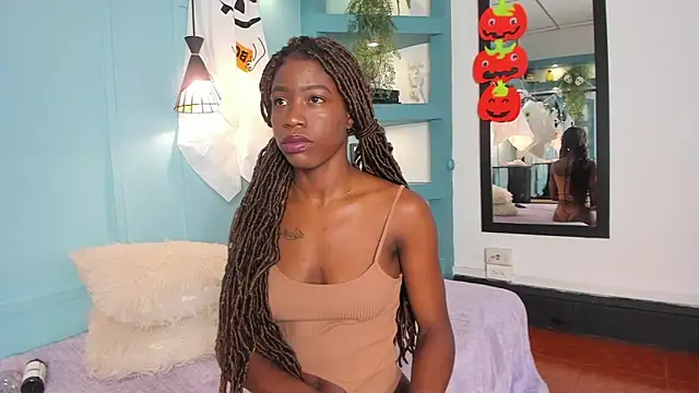 Snapshot of MichellePose chatting on October 2025 12:39:02 PM MichellePose online show from October 2025 12:39:02 PM
