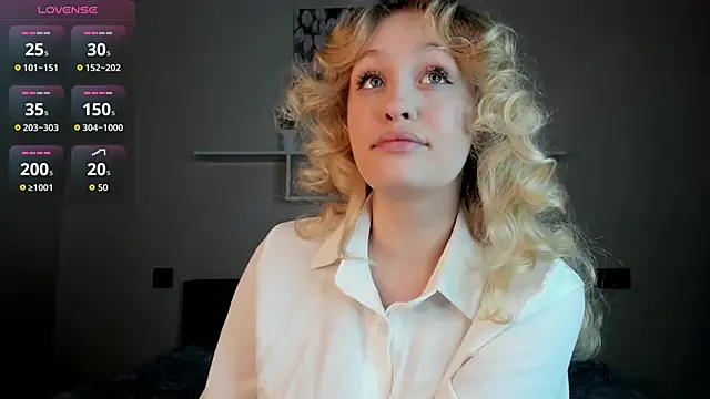 Julliakoill online show from November 2025 06:25:01 AM