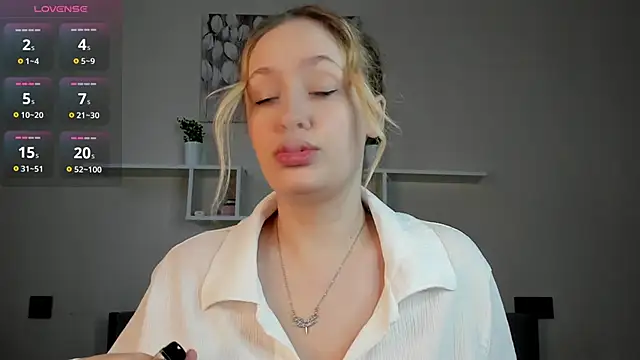 Julliakoill online show from November 2025 08:26:02 AM