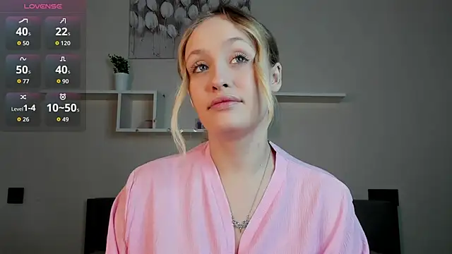 Julliakoill online show from November 2025 06:51:02 AM