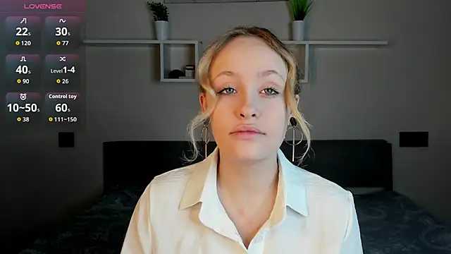 Julliakoill online show from November 2025 07:41:02 AM