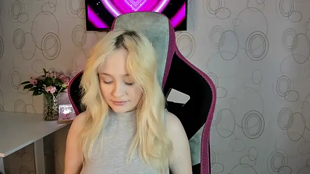 Julliakoill online show from February 2026 10:37:01 AM