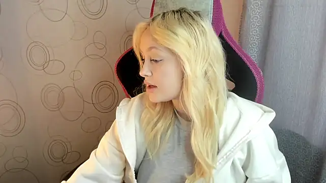 Julliakoill online show from February 2026 10:23:02 AM