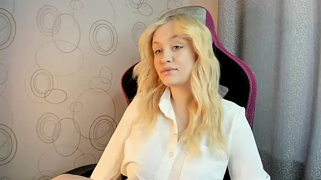 Julliakoill online show from February 2026 10:14:02 AM